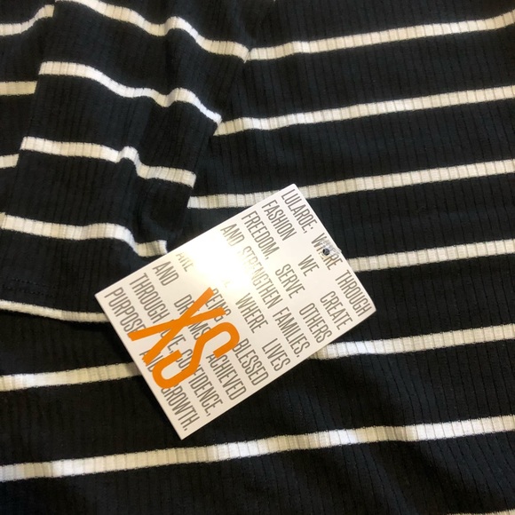 LuLaRoe XS black & white Lynnae NWT - Picture 2 of 2
